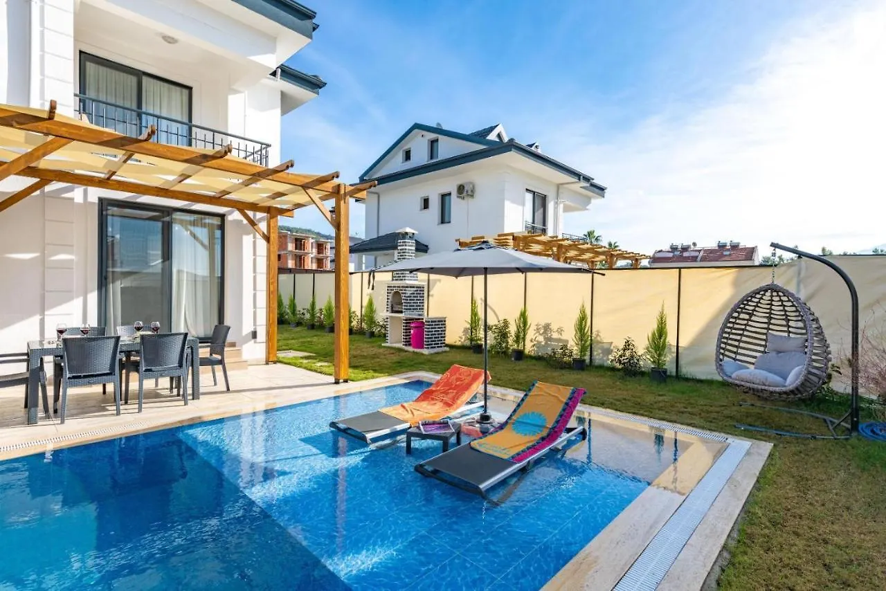 Villa Leona - 5 Bedroom Holiday Villa In Fethiye