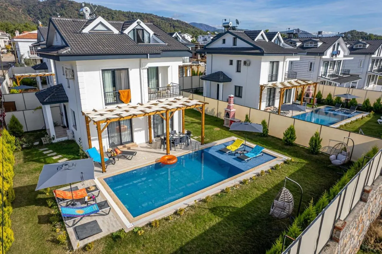 Villa Leona - 5 Bedroom Holiday Villa In Fethiye