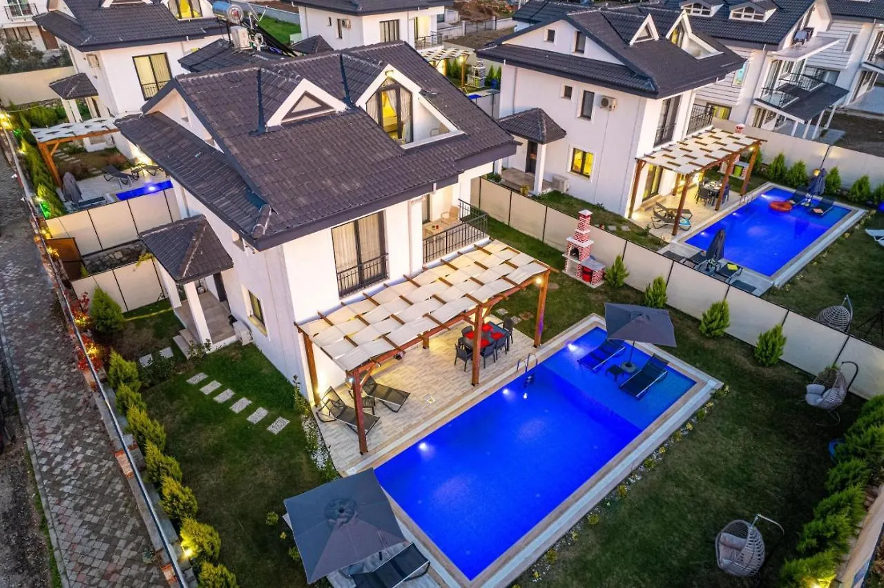 Villa Leona - 5 Bedroom Holiday Villa In Fethiye