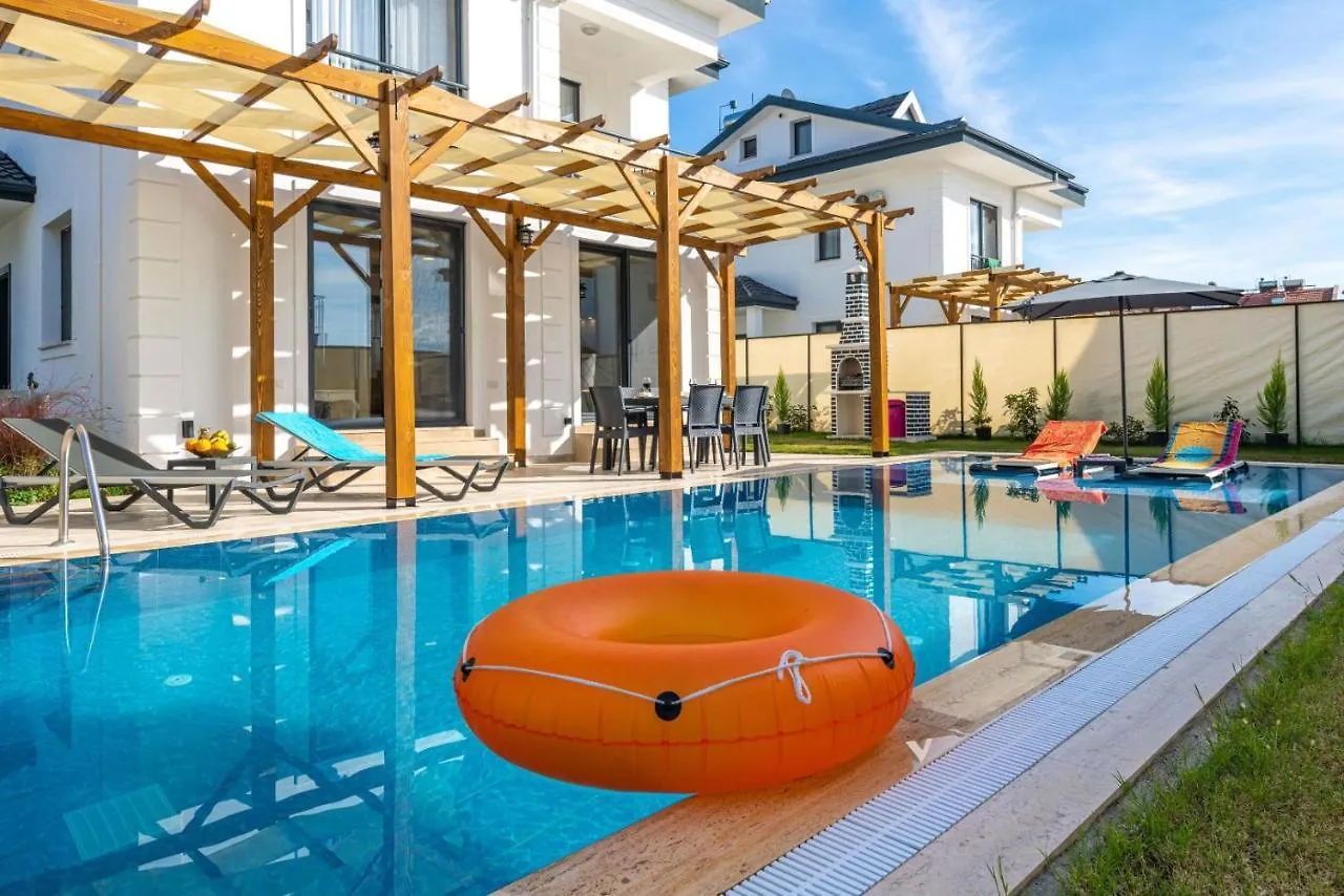 Villa Leona - 5 Bedroom Holiday Villa In Fethiye Turkey