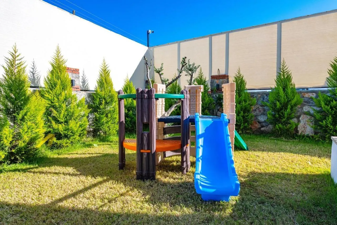 Villa Leona - 5 Bedroom Holiday Villa In Fethiye