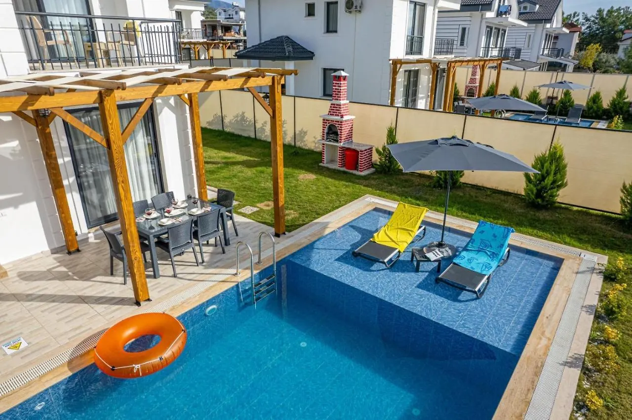 Villa Leona - 5 Bedroom Holiday Villa In Fethiye