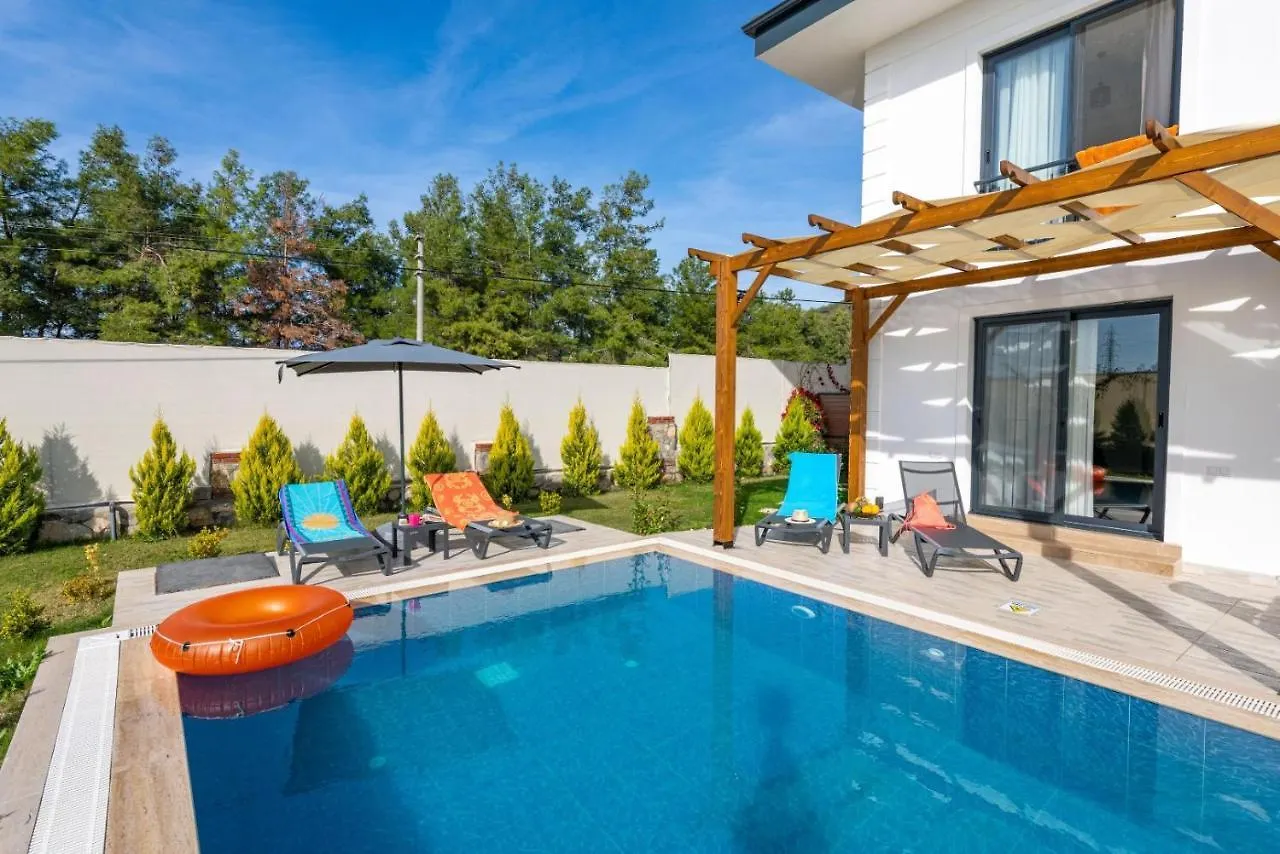 Villa Leona - 5 Bedroom Holiday Villa In Fethiye