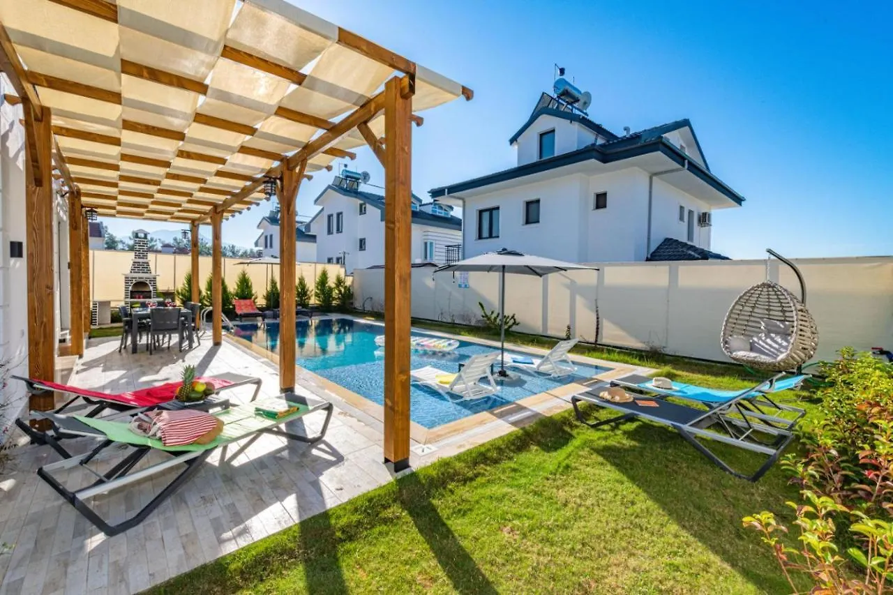 Villa Leona - 5 Bedroom Holiday Villa In Fethiye
